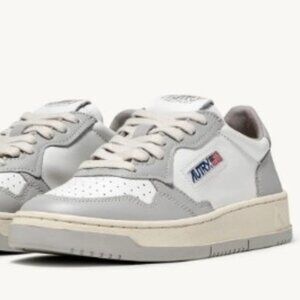 Autry Medalist Low White & Vapor Leather NIB W7